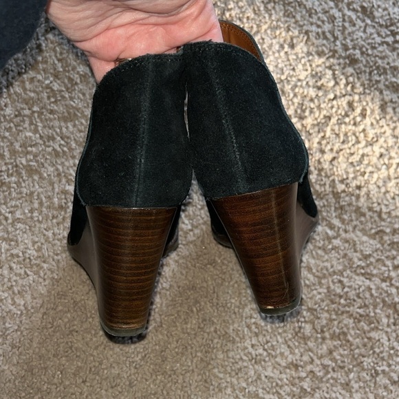 Lucky Brand Yakeena black suede wedge ankle boots size 8.5 - Picture 4 of 10